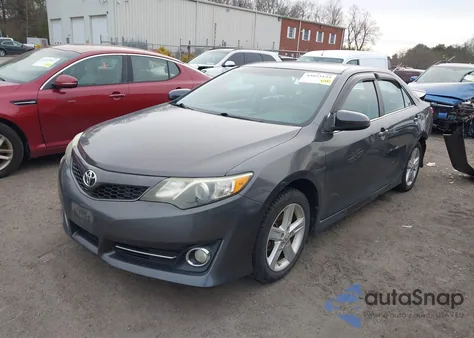 2014 Toyota Camry Se z USA, uszkodzony, nr VIN 4T1BF1FK8EU335542